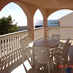 Appartement Pink House Povljana