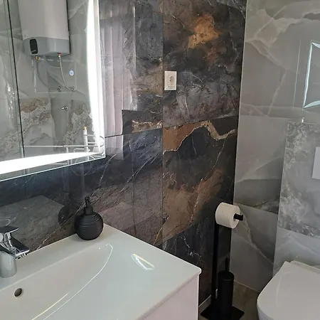 Apartment Pink House Povljana