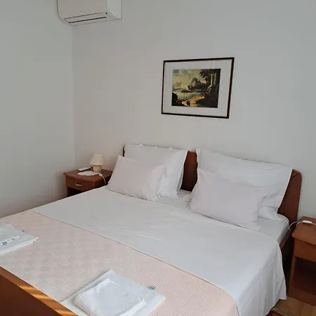 Pink House Apartment Povljana