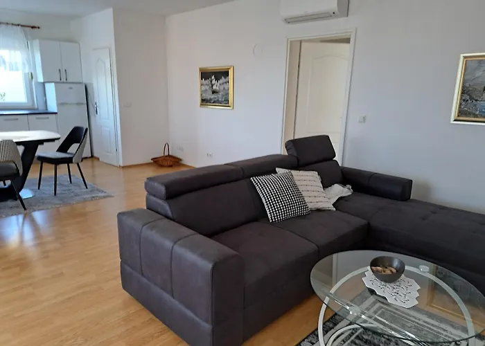 Pink House דירה פובליאנה