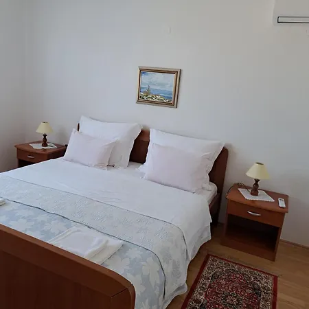 Pink House Lägenhet Povljana